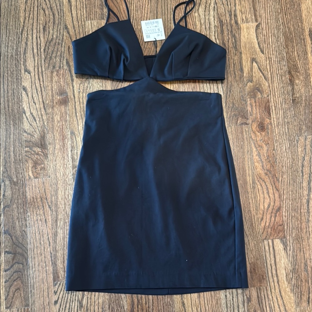 Elegant Black Women's Dress. Cut out Zara small new.